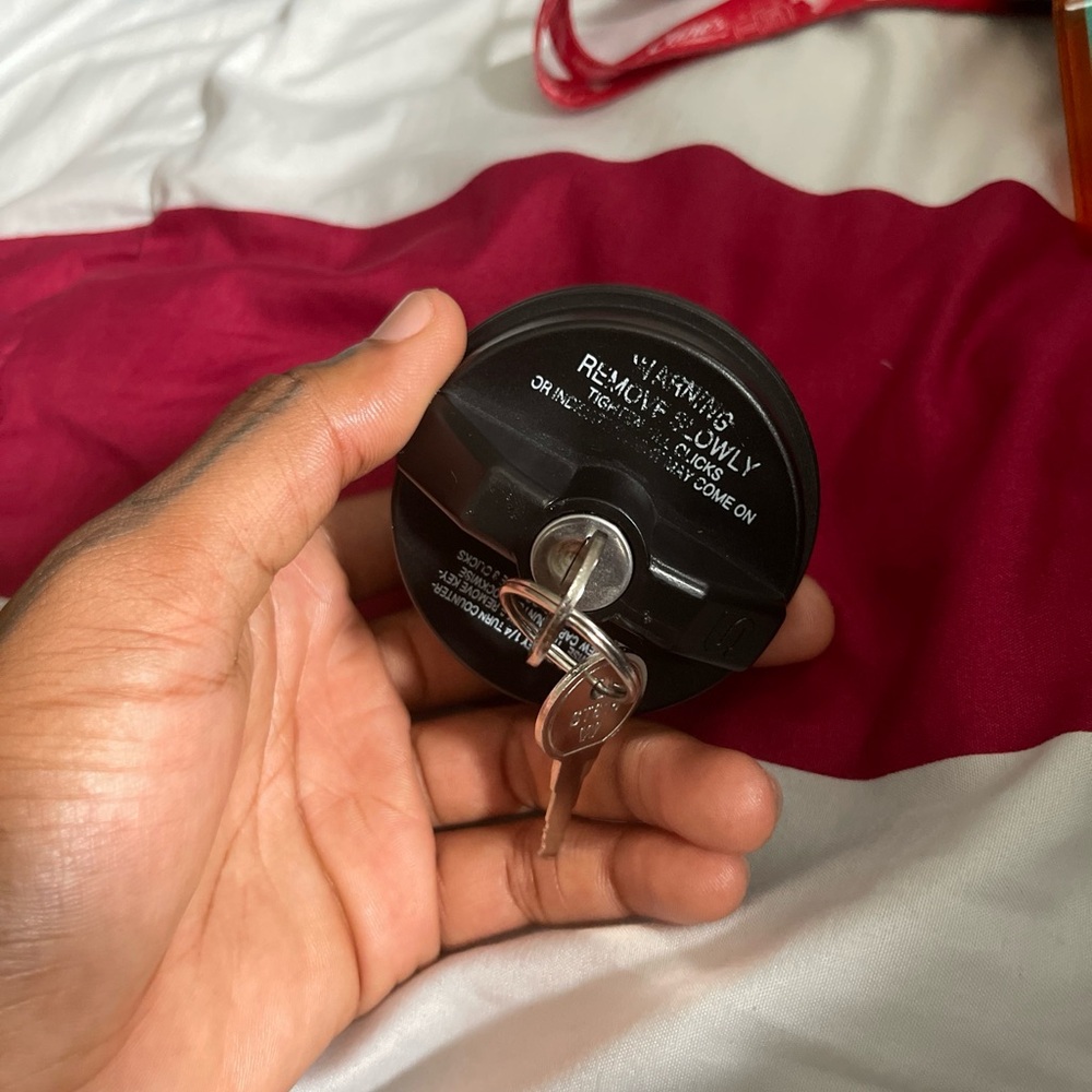 Selling my Locking gas cap for the fuel tank.